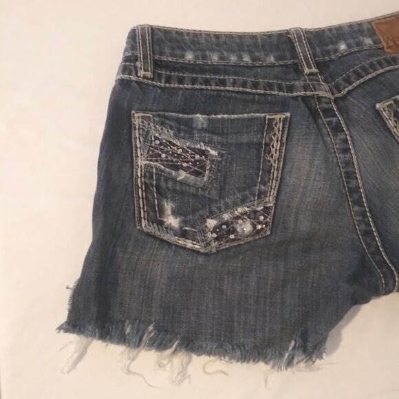 BKE women's size 26 distressed dark wash shorts - Picture 7 of 16